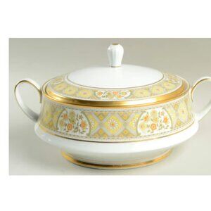 Noritake Aida  Round Covered Vegetable bowl with lid ( old stock)